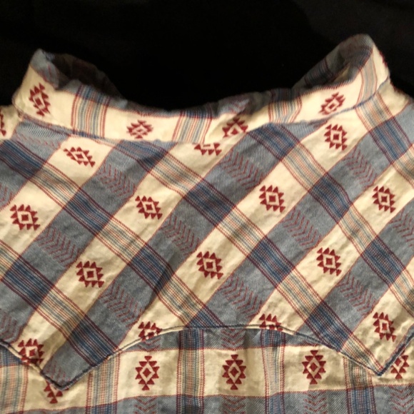 Shyanne Women's Casper Checkered Print Sleeveless Pearl Snap Western Shirt - Picture 7 of 7